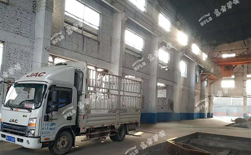 耐火澆注料廠家裝車(chē)