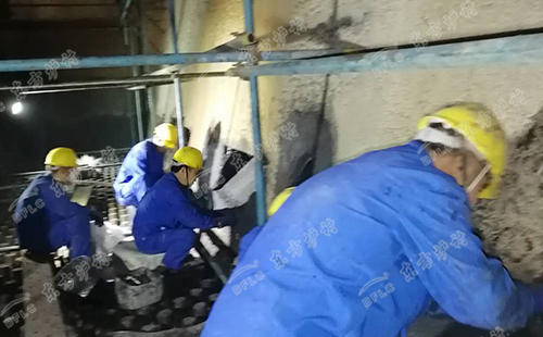 耐火澆注料的防爆性能怎么優(yōu)化？